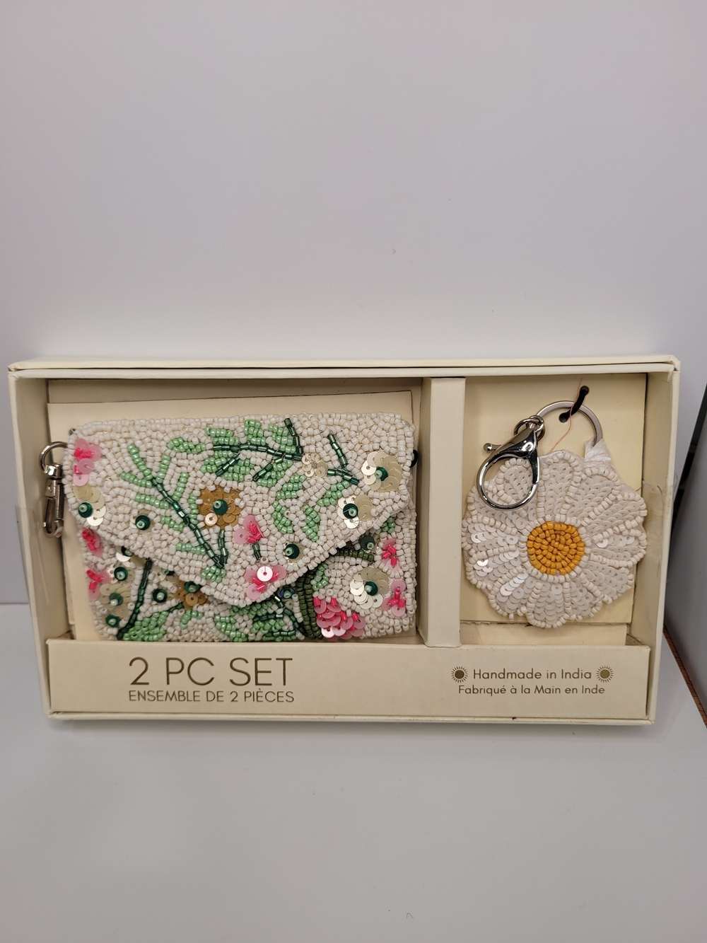 👉✨️Sol And Mer Beaded Floral Wallet and Daisy Keychain Set - Cream